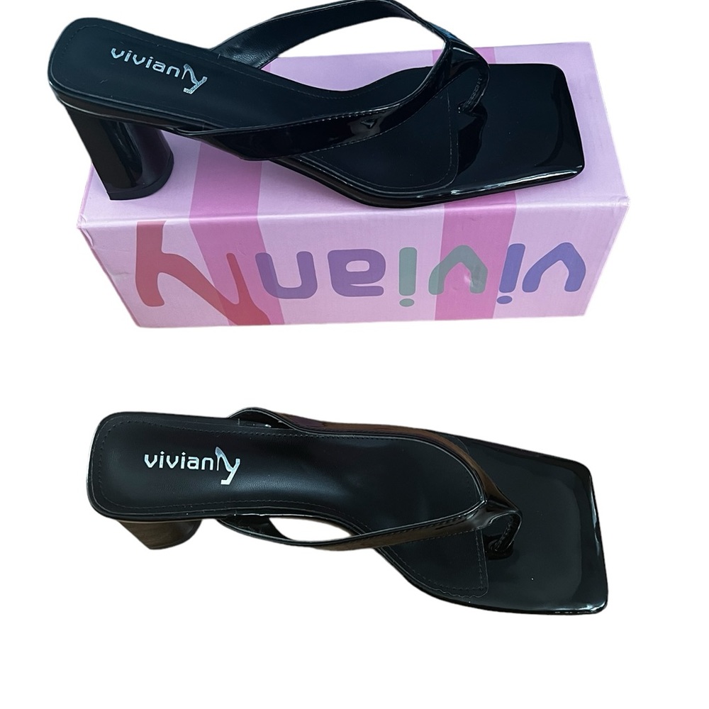 NIB Vivianly Black Patent Square Toe Thong Heel Size 10 Heel is 2.5”